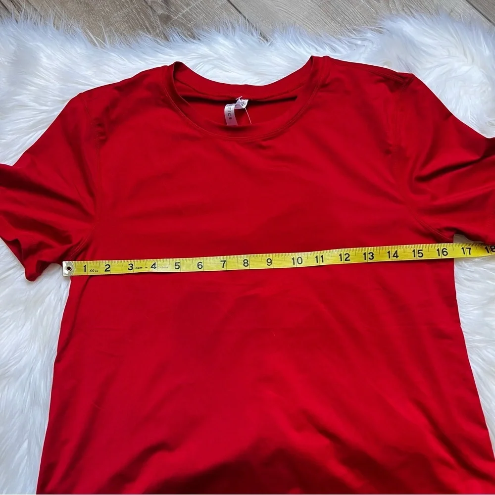 Fabletics Phoenix Lite Short Sleeve Top. Size Small. New With Tags.